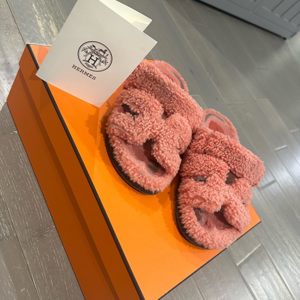 Hermès Chypre Wool Skin Coral Fuzzy Sandals